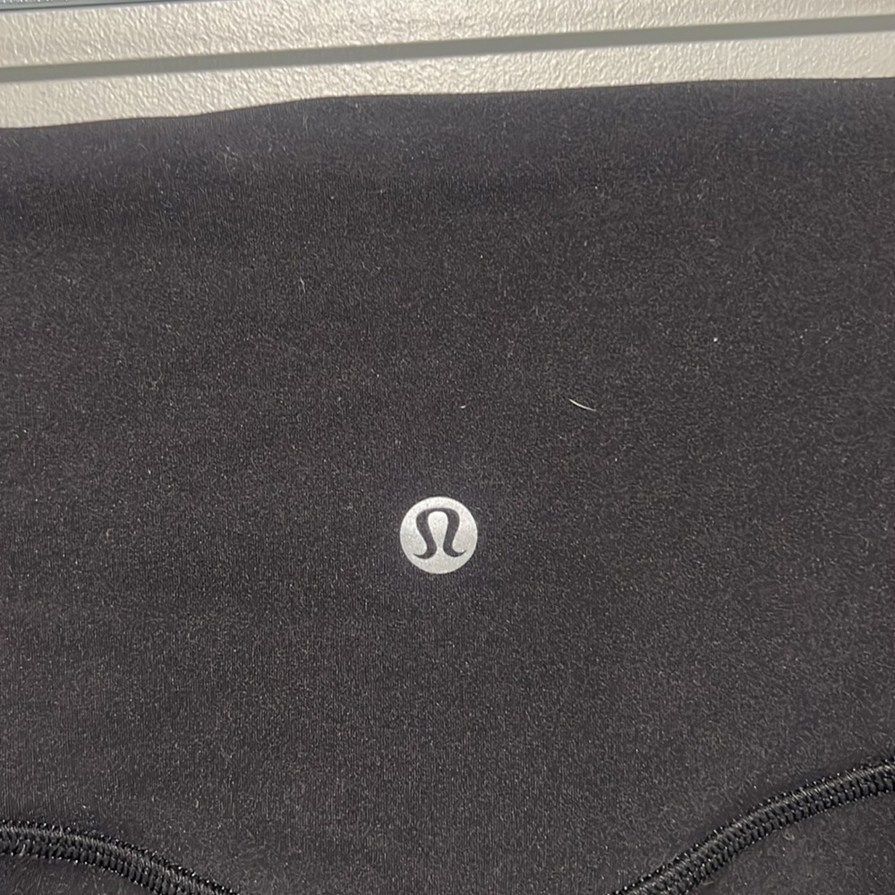 LULULEMON- High-Waisted, cropped, Align Women's Pants. 23” inseam - Picture 7 of 12